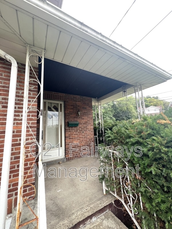 453 Ohio Ave in Clairton, PA - Building Photo - Building Photo