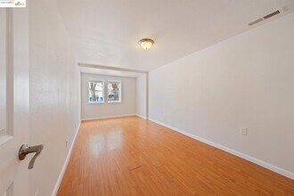 1406 9th St in Alameda, CA - Foto de edificio - Building Photo