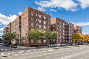 The Romney in Forest Hills, NY - Building Photo