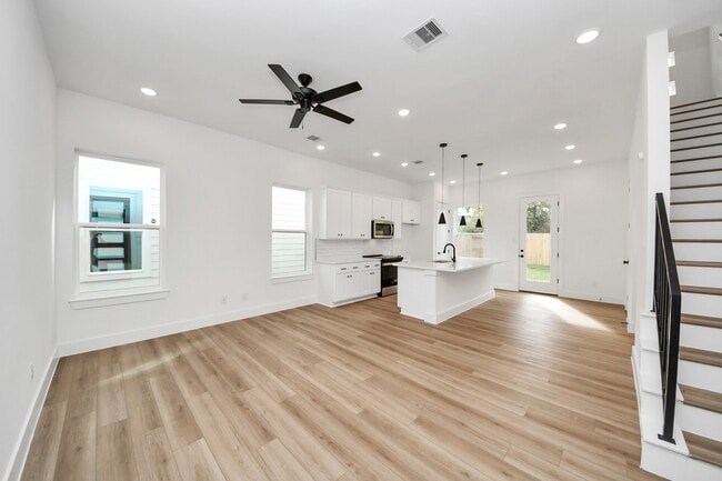 2708 Bostic St in Houston, TX - Foto de edificio - Building Photo