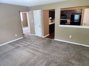450 Laurel St in Waukee, IA - Building Photo - Building Photo