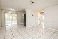 135 Tulpan Dr in Kissimmee, FL - Building Photo - Building Photo