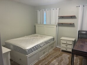 2285 E Carriage Hill Dr in Traverse City, MI - Building Photo - Building Photo