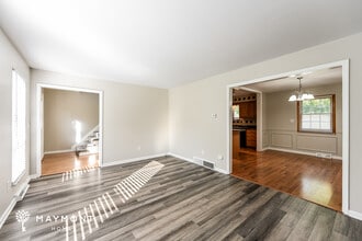 7172 Grantham Way in Cincinnati, OH - Building Photo - Building Photo