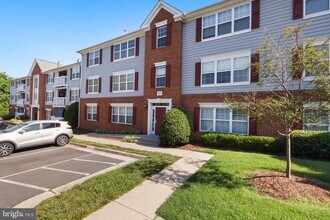 513 Constellation Square SE in Leesburg, VA - Building Photo - Building Photo