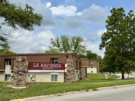 La Hacienda in Kansas City, KS - Building Photo