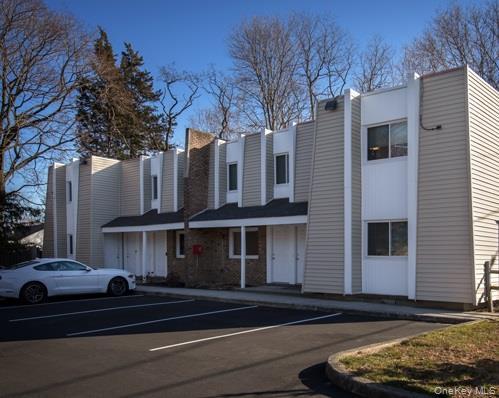 25 Tyler St in Rocky Point, NY - Building Photo