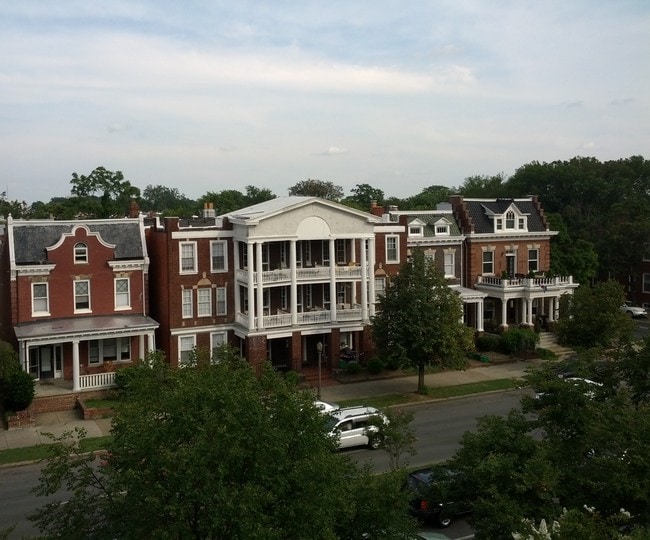 7 N Arthur Ashe Blvd, Unit Apt #9 in Richmond, VA - Building Photo - Building Photo