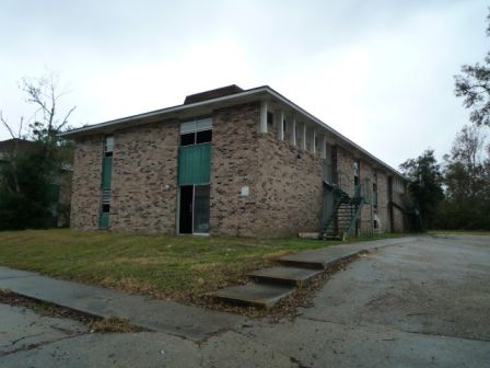 Spanish Lake Apartments in New Iberia, LA - Foto de edificio - Building Photo