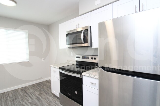 property at 2210 W Devonshire Ave