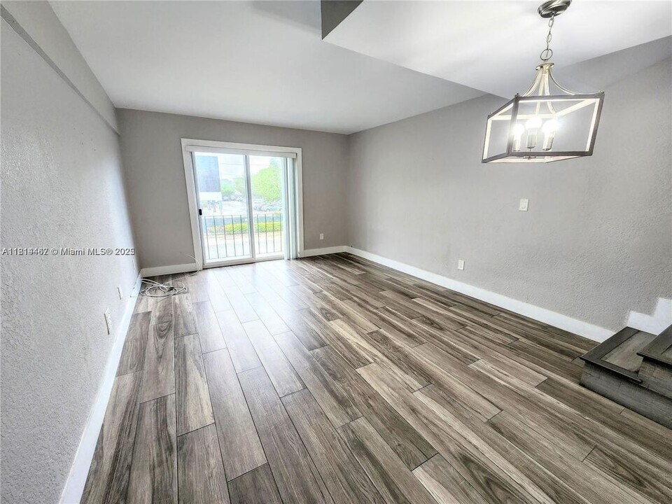 1201 SW 42nd Ave in Miami, FL - Building Photo