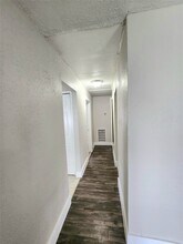 9110 Kentshire Dr in Houston, TX - Building Photo - Building Photo