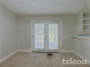 4807 Alpine Dr SW in Lilburn, GA - Building Photo - Building Photo