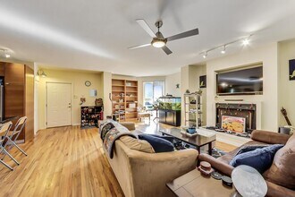 2950 W Palmer St in Chicago, IL - Building Photo - Building Photo
