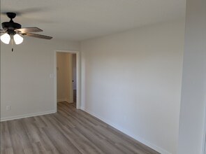 588 Clutts Rd in Harvest, AL - Foto de edificio - Building Photo