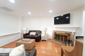 5105 Spring Rock Ct in Fairfax, VA - Building Photo - Building Photo