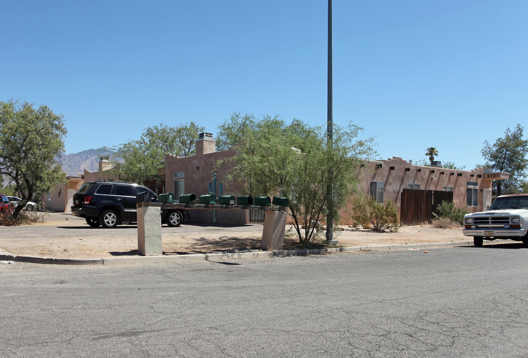 3111-3181 E Monte Vista Dr in Tucson, AZ - Building Photo