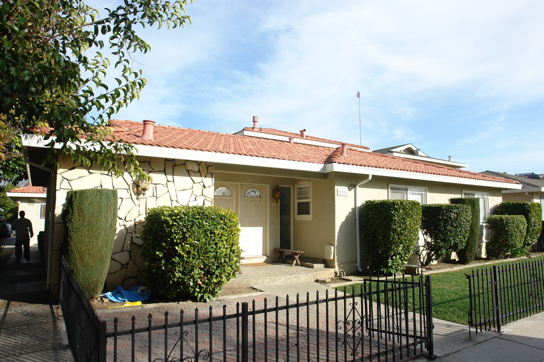 1396 Essex Way in San Jose, CA - Building Photo