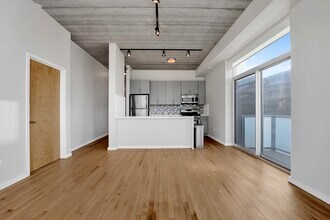 630 N Franklin St, Unit 1019 in Chicago, IL - Foto de edificio - Building Photo