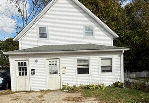 23 Hayward Ave in Colchester, CT - Building Photo