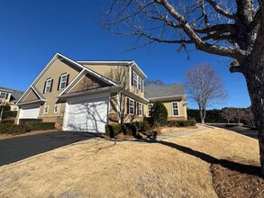 2723 Grapevine Cir in Cumming, GA - Foto de edificio - Building Photo