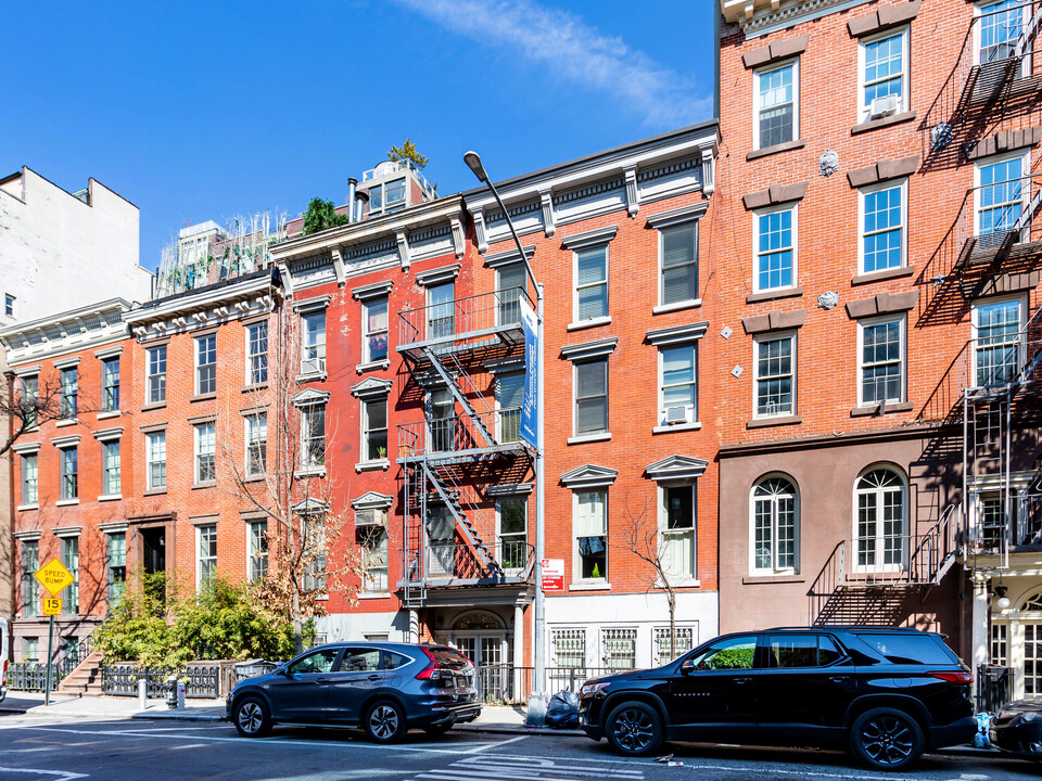 219 W 13th St in New York, NY - Foto de edificio