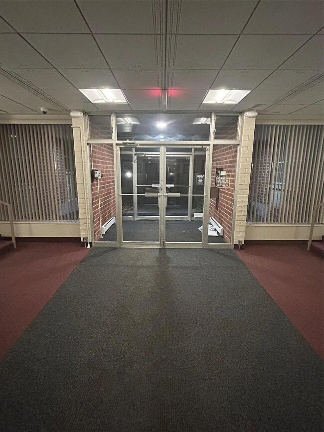 35 Park Ave in Suffern, NY - Building Photo - Building Photo