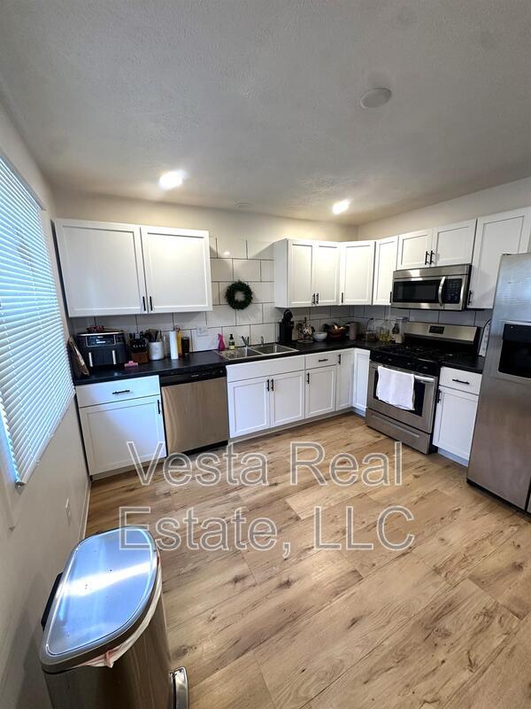 property at 104 College Park Ct