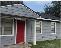 10430 Wicklowe St in Houston, TX - Building Photo