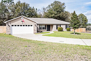 6012 Aubrey Lee Ln in Crestview, FL - Building Photo