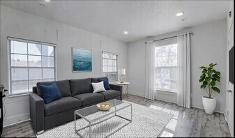 121 W Moore St in Sherman, TX - Building Photo