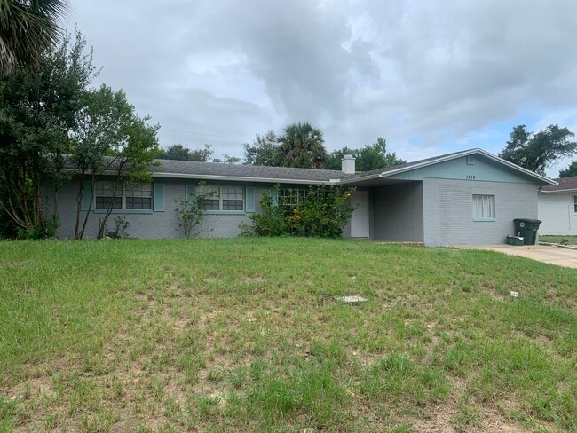property at 1316 Sunset Blvd