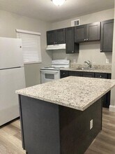 1460 NW 2nd St, Unit C-204 in Fort Lauderdale, FL - Building Photo - Building Photo