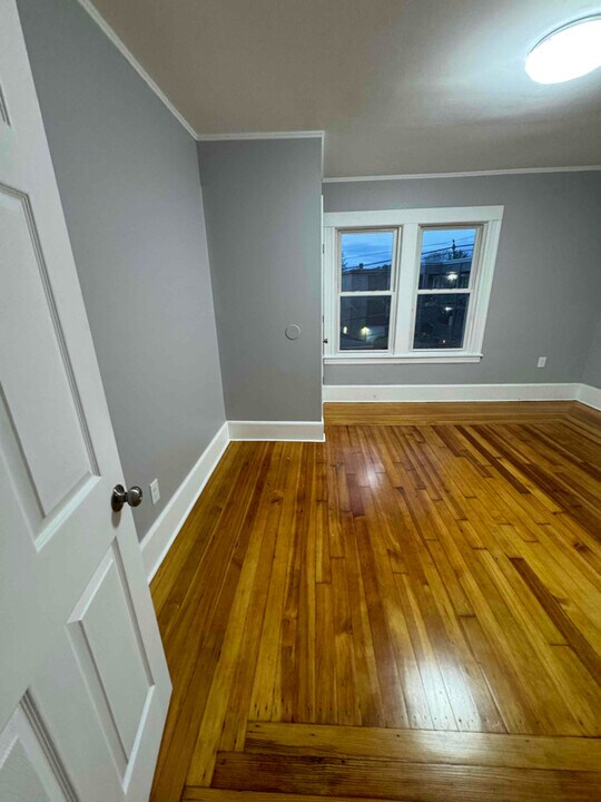 12 Lucretia Ave in Chicopee, MA - Building Photo