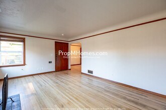 7706 SE 21st Ave in Portland, OR - Building Photo - Building Photo