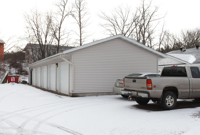 602 Terrill Rd in Menomonie, WI - Building Photo - Building Photo