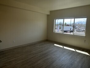 1935 W Table Rock Rd in Medford, OR - Building Photo - Building Photo