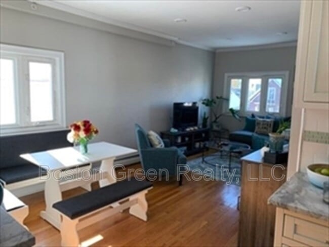 43 Rogers St in Boston, MA - Building Photo - Building Photo