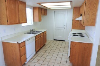 1925 Motor Ave in Kingman, AZ - Building Photo - Building Photo