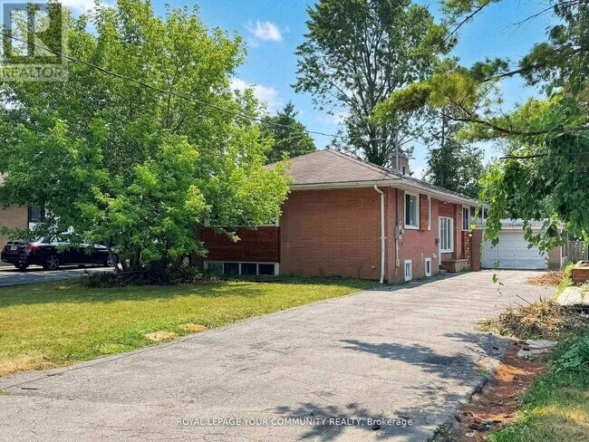 property at 17 Dobbin Rd