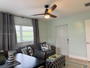 1681 SW 55th Ave-Unit -0 in Plantation, FL - Building Photo - Building Photo