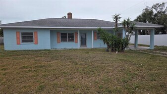315 Shore Rd in Nokomis, FL - Building Photo