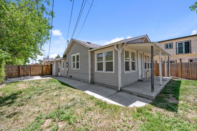 363 S Meade St in Denver, CO - Foto de edificio - Building Photo