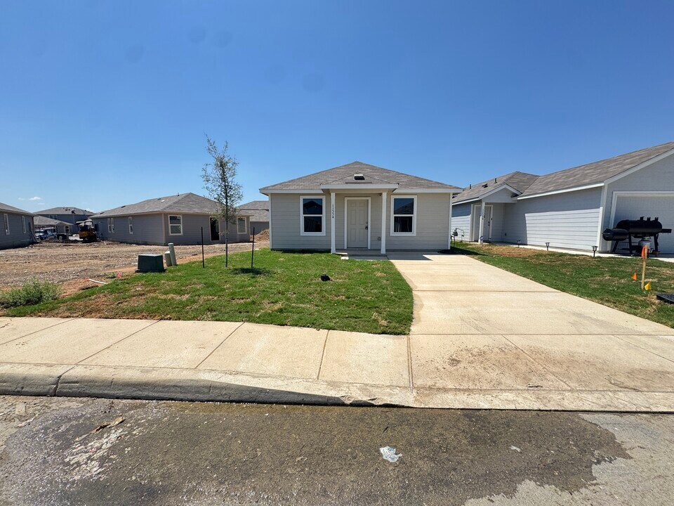 11554 Field Briar in Converse, TX - Building Photo