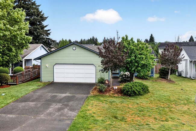 property at 15619 Parkview Dr SE