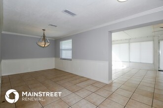 710 Caliente Dr in Brandon, FL - Building Photo - Building Photo