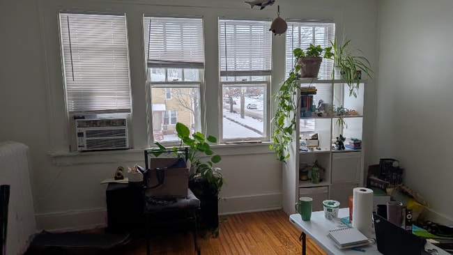 312 W Springfield Ave in Champaign, IL - Foto de edificio - Building Photo