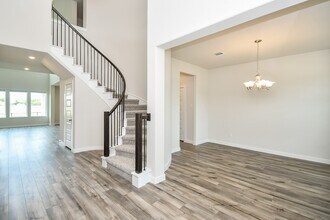 5838 Wayne Wy in Rosenberg, TX - Foto de edificio - Building Photo