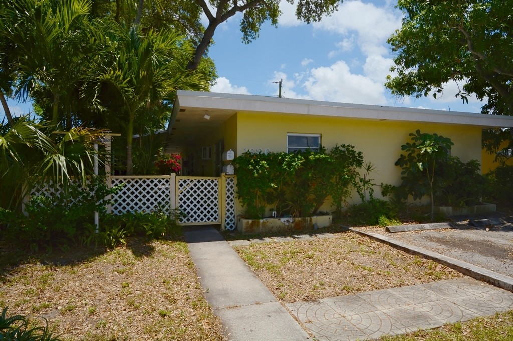 1636 Wilson St in Hollywood, FL - Building Photo