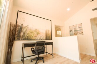 9042 Phyllis Ave in West Hollywood, CA - Building Photo - Building Photo